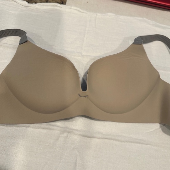 Bra - Picture 7 of 16